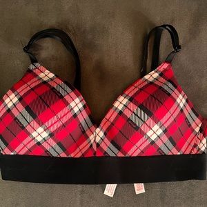 PINK Victoria’s Secret Wear Everywhere Wireless Bra